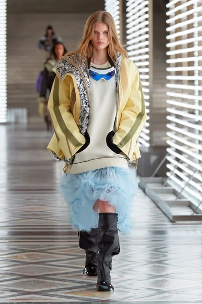 Look 1